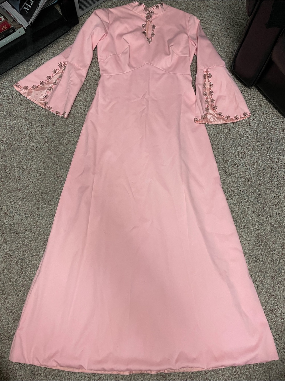 Vintage 60s/70s beaded floral pattern peephole flare sleeve Pink-Maxi Dress